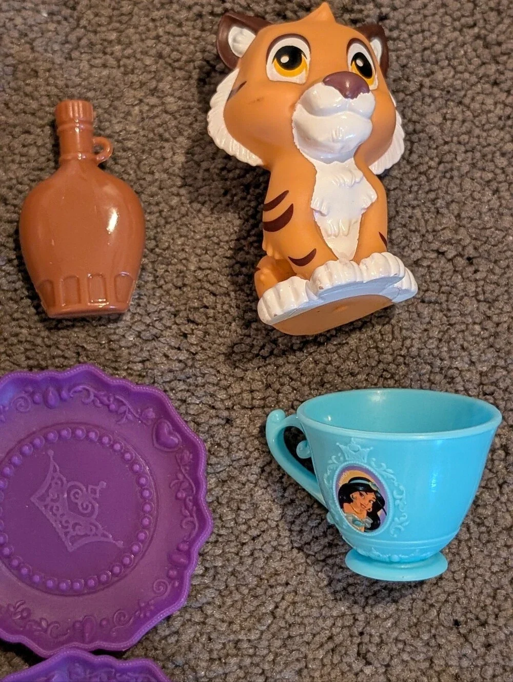 My First Disney Princess TEA TIME WITH JASMINE AND RAJAH USED Missing Shoe Mug